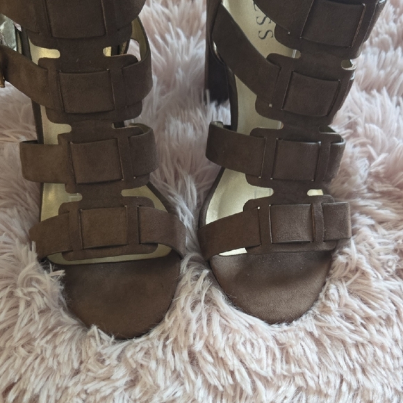 Guess Elegant Tan Brown Summer Strappy Heels Shoes - Picture 4 of 11